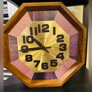 Vintage Spartus quartz clock for wall or table.